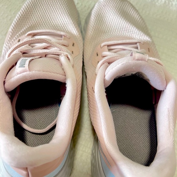 Nike Women's Pink Running Shoes - Picture 11 of 13